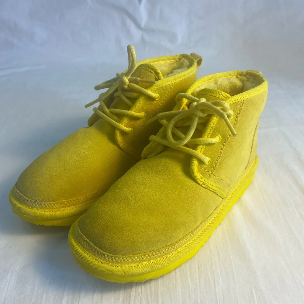 Pre Owned UGG Neumel II Big Kids Boots - Canary Yellow (Size US 4)
